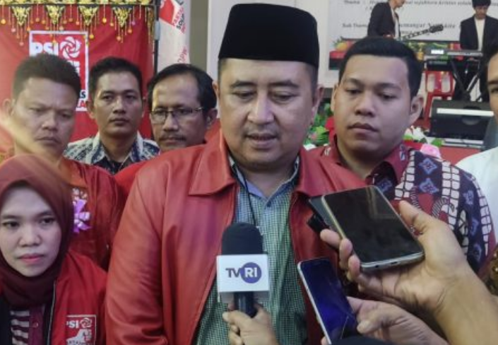 Nezar: Michael Sianipar Tak Sederajat atau Selevel Dengan Giring Ganesha