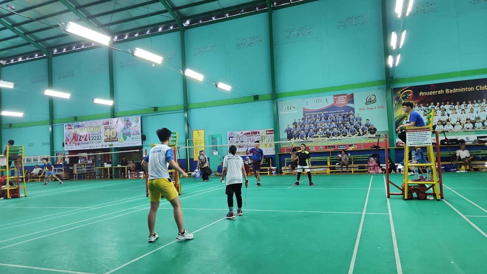 Medan Timur Dominasi Babak Semifinal Cabor Bulutangkis Porkot Medan