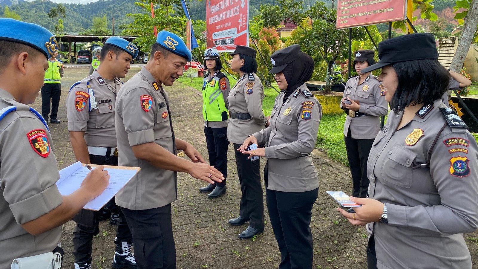 Propam Polres Tapteng Laksanakan Gaktiblin Terhadap Personil Polwan