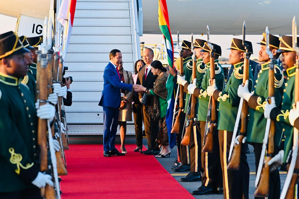 Jokowi Tiba di Afrika Selatan