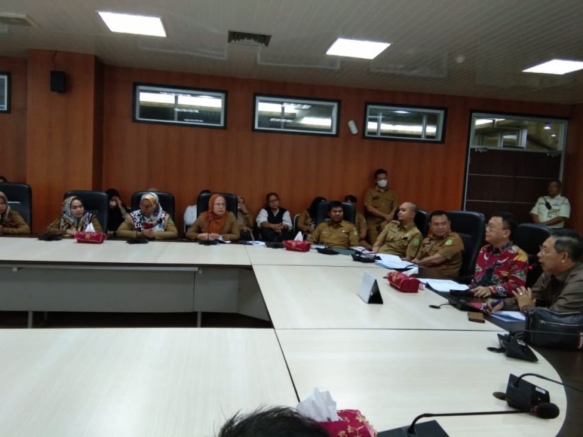 Sampaikan Aspirasi ke DPRD Medan, Ini Permintaan Ratusan Guru Honorer