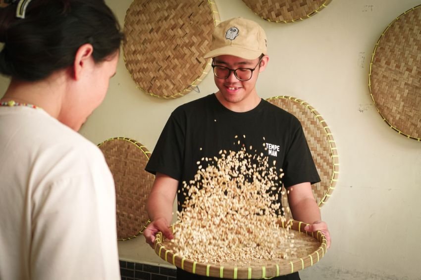 'Tempeman' Gandeng Petani Kedelai Lokal dan Berinovasi Buat Tempe Kekinian