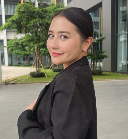 Prilly Latuconsina Kehilangan Sosok Pria yang Paling Dekat Dengannya