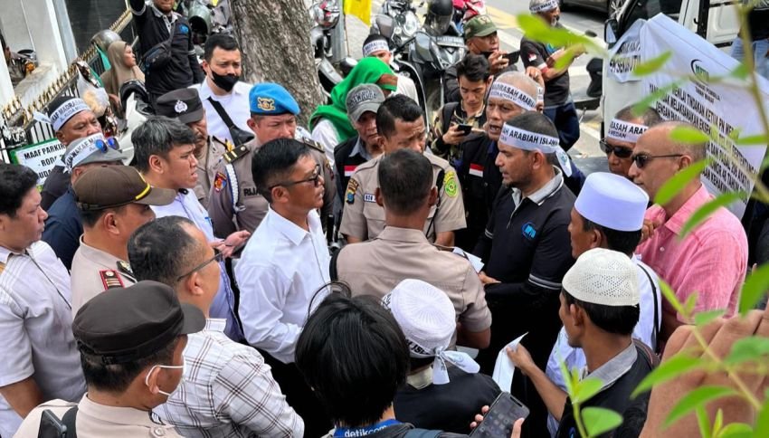 Puluhan Massa Desak PN Medan Segera Eksekusi Perkara Tanah Wakaf