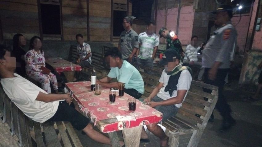 Polsek Manduamas Amankan Pria Positif Narkoba dan 4 Wanita di Hiburan Malam