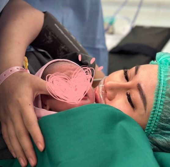 Lahirkan Putri Pertamanya di Tanggal Cantik, Denise Chariesta Sedih: Gak Ada yang Jenguk!