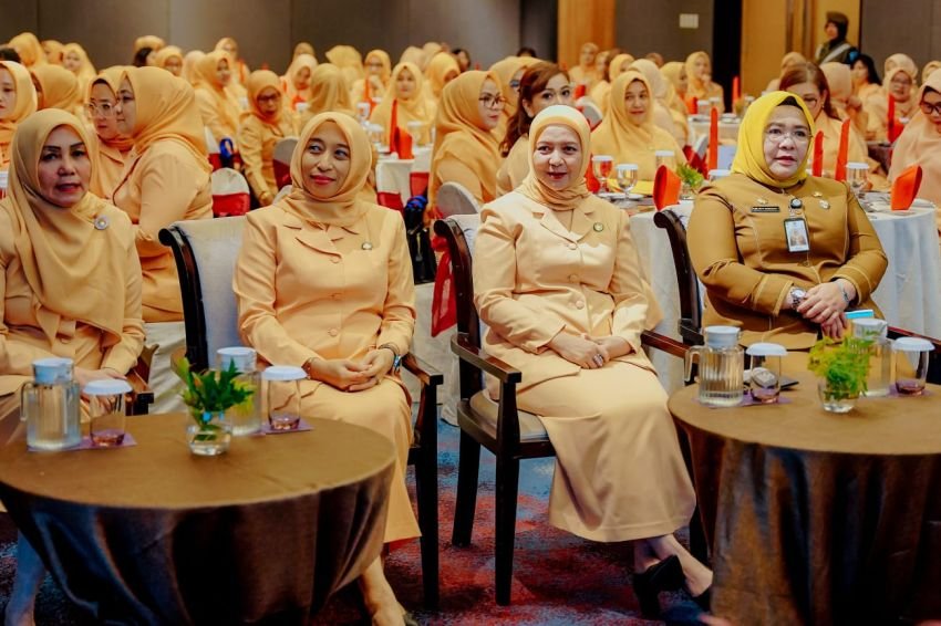 Table Manner untuk Bentuk Citra Diri DWP Kota Medan