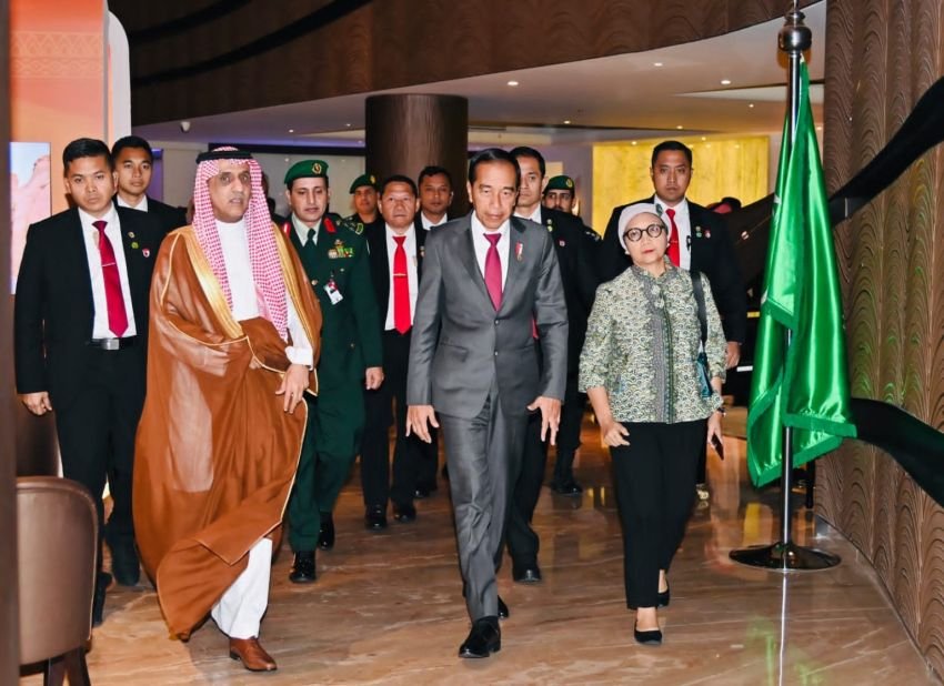 Tiba di Riyadh, Jokowi Akan Hadiri KTT OKI