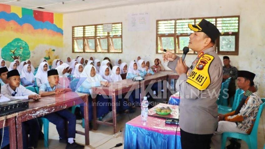 Kepada Pelajar MTsN Persiapan 3, Kapolres Padangsidimpuan Uraikan Bahaya Narkoba