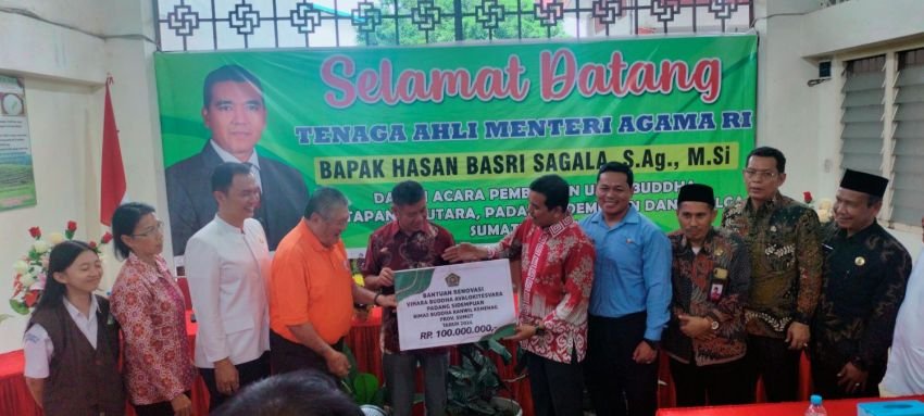Kemenag Salurkan Bantuan Renovasi Vihara Avalokitesvara Padangsidimpuan