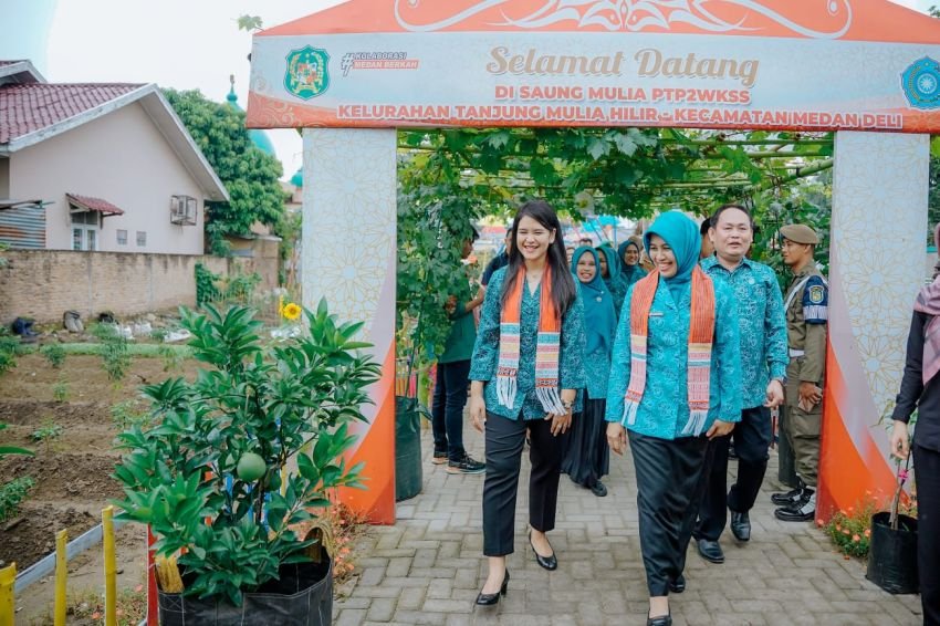 Sambut Tim Evaluasi Pelaksanaan Terbaik Kelurahan PTP2WKSS  Sumut, Ini yang Dilakukan Kahiyang Ayu