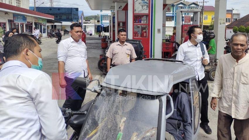 Dikira Tidur, Pria Ini Meninggal dengan Posisi Duduk di Dalam Becaknya