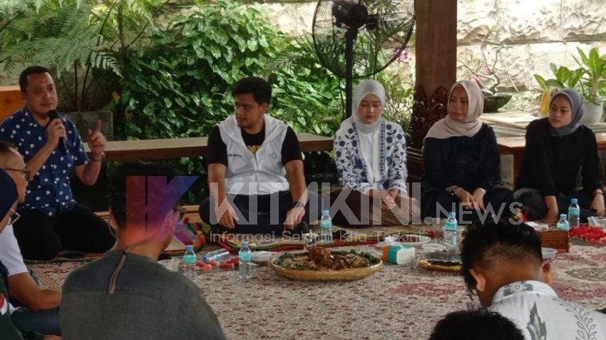 Mikail Baswedan Ingatkan Pentingnya Melek Politik Bagi Anak Muda