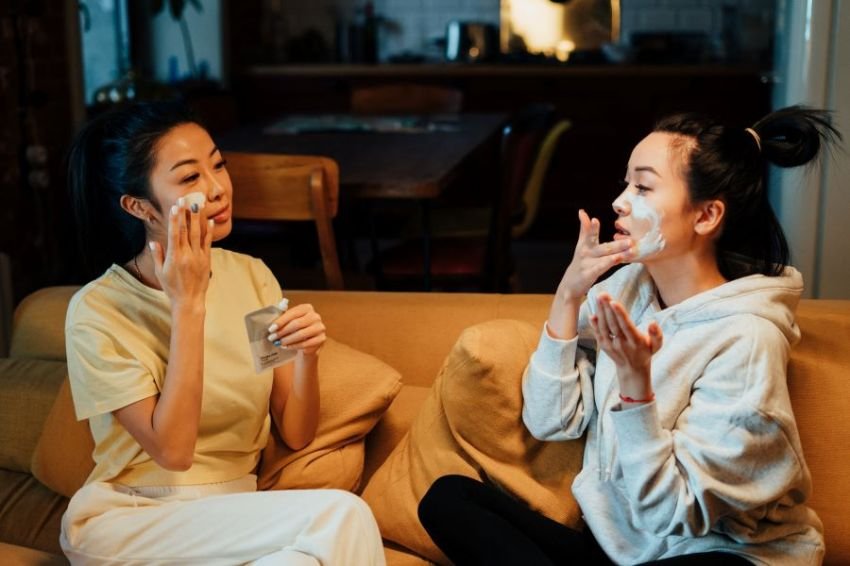 Musim Pancaroba, Ini Lima Cara Agar Makeup Tahan Lama