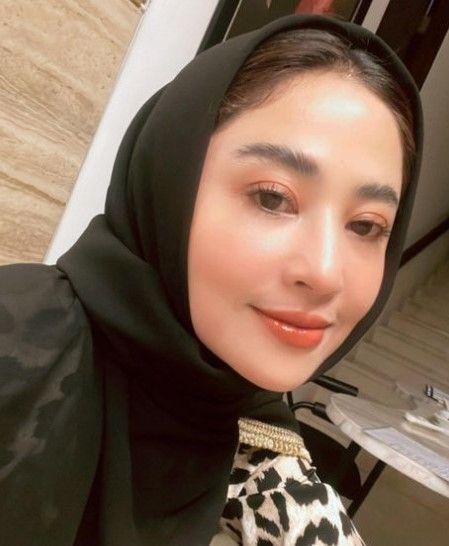 Dewi Perssik Putus Hubungan dengan Rully: Terima Kasih Sudah Menunjukkan Kuasa Allah!