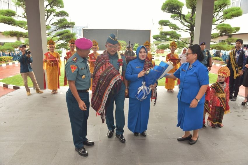 Kedatangan Danlantamal I Kolonel Laut (P) Dores Afrianto Ardi Disambut Antusias Prajurit