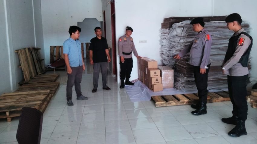 Amankan Logistik Pemilu, Polres Samosir Jaga Gudang KPU 24 Jam