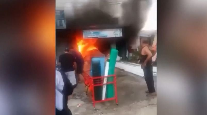 Diduga Korsleting Listrik, Tiga Toko Terbakar di Pekanbaru