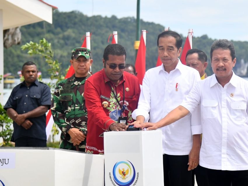 Jokowi Resmikan Kampung Nelayan Modern di Papua