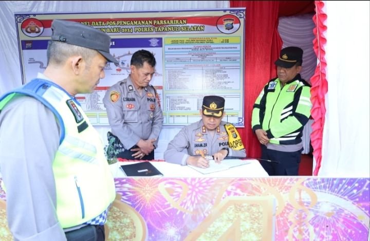 Cek Pospam Nataru, Kapolres Tapsel : Layani Masyarakat Dengan Baik