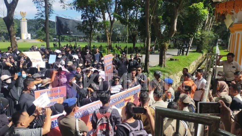 Kisruh Seleksi PPPK di Langkat, Ratusan Guru Serbu Kantor Bupati