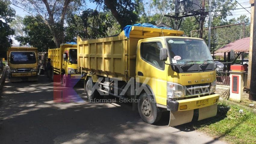 Kerap Dipungli Puluhan Sopir Truk Datangi Polres Langkat