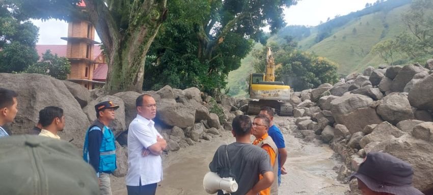 Banjir Bandang, Bupati Humbahas Perintahkan OPD Gercep dan Dirikan Dapur Umum