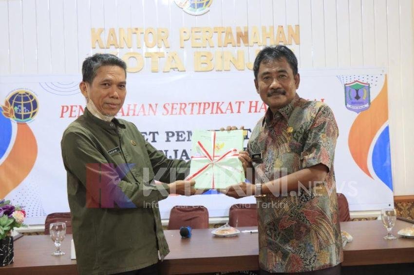 BPN Kota Binjai Serahkan 1.226 Persil Sertifikat Tanah