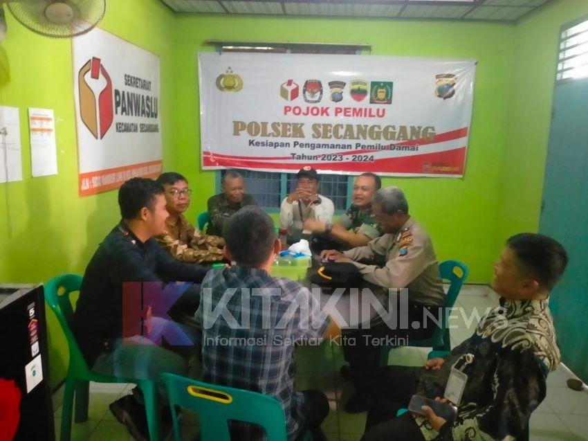 Wujudkan Pemilu Damai, Polsek Sejajaran Polres Langkat Gelar Pojok Pemilu
