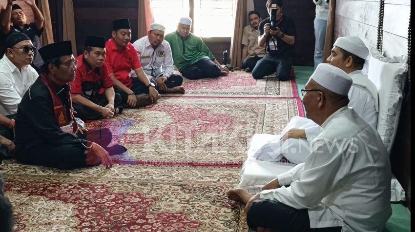 Cawapres Mahfud MD Sambangi Tuan Guru Babussalam di Langkat