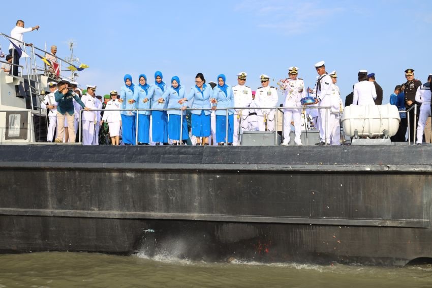 Peringati Hari Dharma Samudera 2024, Lantamal I Belawan Tabur Bunga