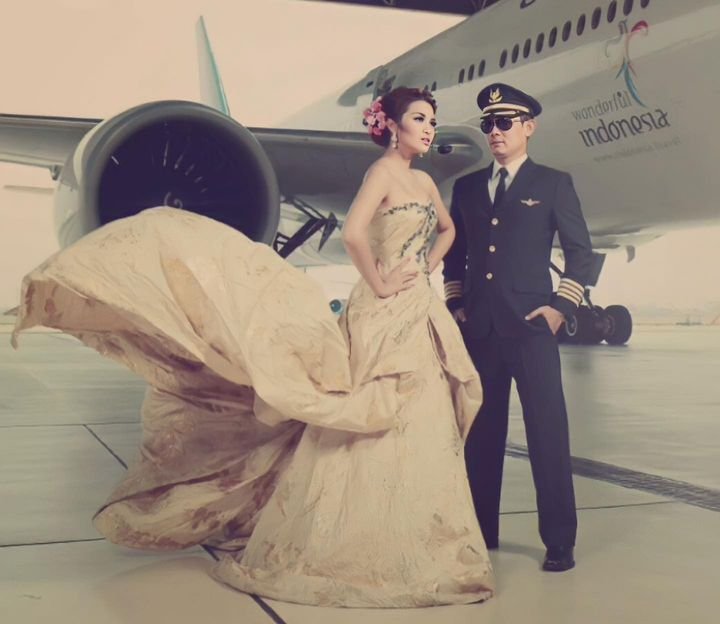 Fitri Carlina Ngaku Suaminya yang Pilot Pernah Digoda Pramugari: Kirim Foto-Foto Vulgar!
