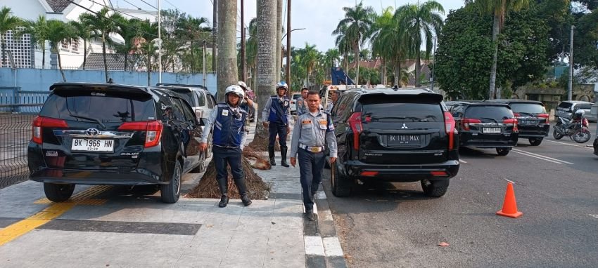 Parkir di Kawasan Terlarang, Dishub Medan Tertibkan Kendaraan Roda Empat