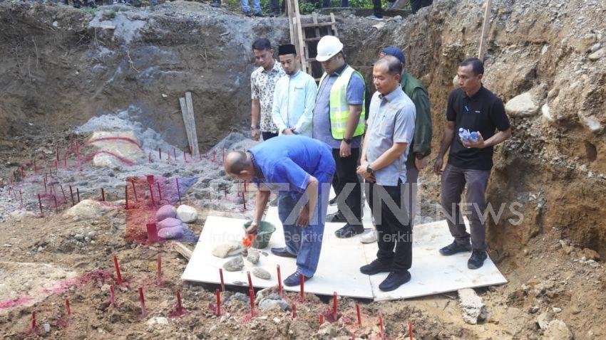 Plt Bupati Langkat Lakukan Peletakan Batu Pertama Pembangunan Jembatan Batu Katak