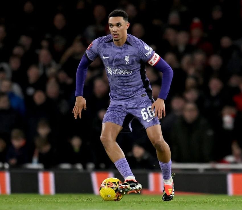 Trent Alexander-Arnold Dipastikan Absen Beberapa Minggu karena Cedera Lutut