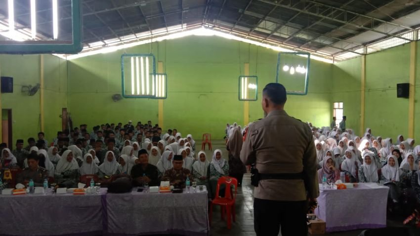 Kapolsek Medan Labuhan Beri Pembinaan Akhlak dan Mental kepada Pelajar
