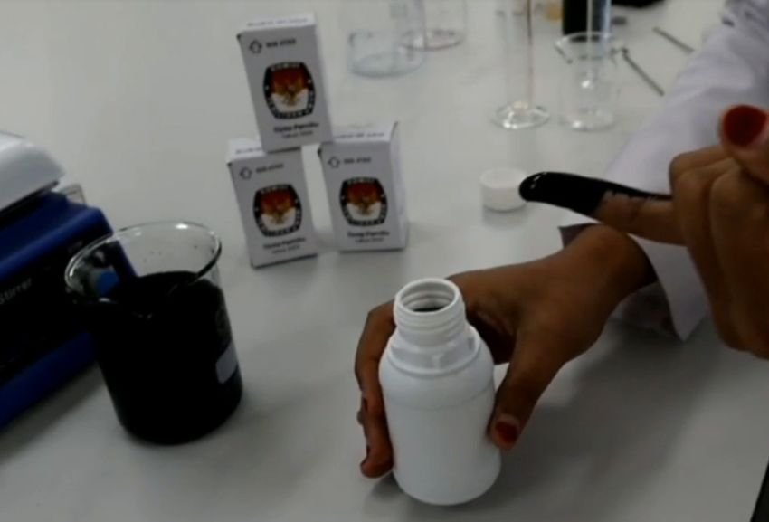 Universitas Andalas Produksi 1 Juta Botol Tinta Pemilu 2024 Berbahan Gambir
