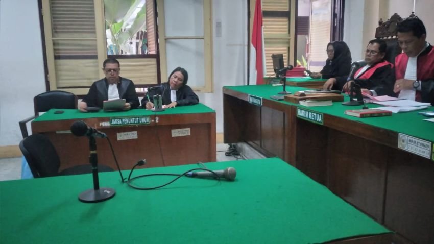 Kurir 50 Butir Ekstasi Dihukum 10 Tahun Penjara