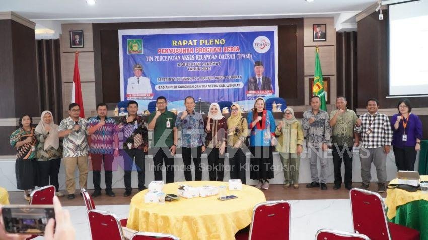 Sekda Amril Buka Rapat Pleno Program Kerja TPKAD Langkat
