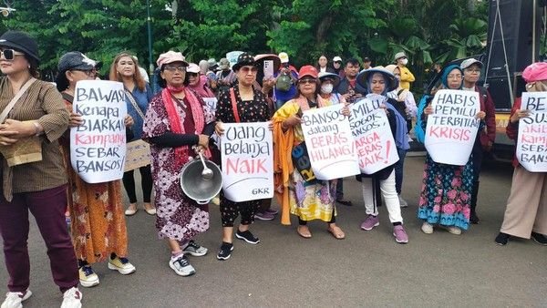 Kaum Emak Berdaster Beraksi di Jalanan, Protes Harga Beras Naik