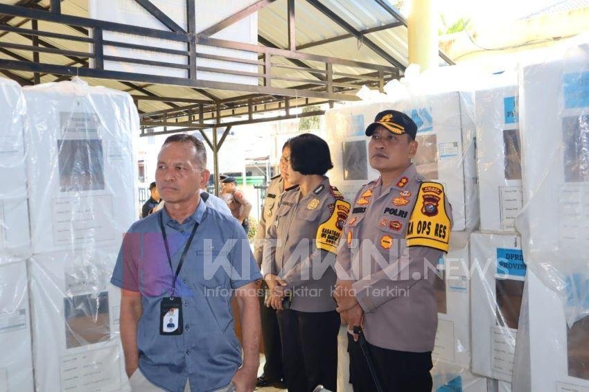 Kapolres Padangsidimpuan Tinjau Rekapitulasi Penghitungan Suara Tingkat PPK