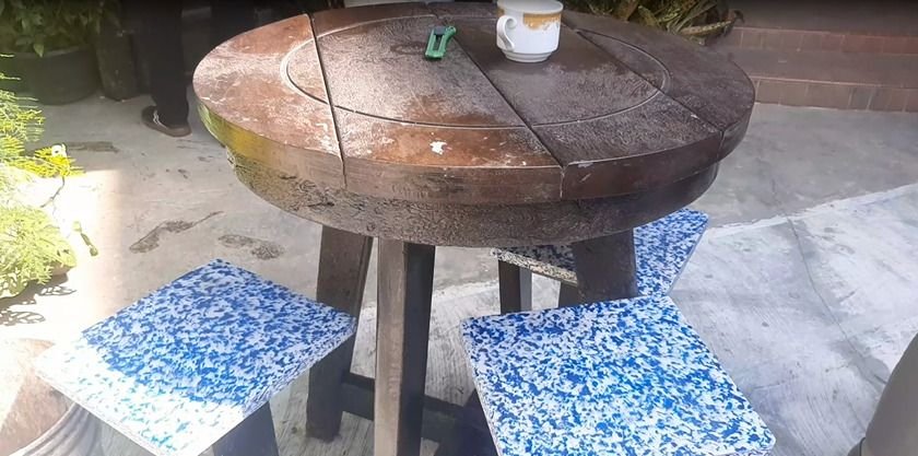 Sampah Alat Peraga Kampanye Pemilu di Medan Diolah Jadi Meja
