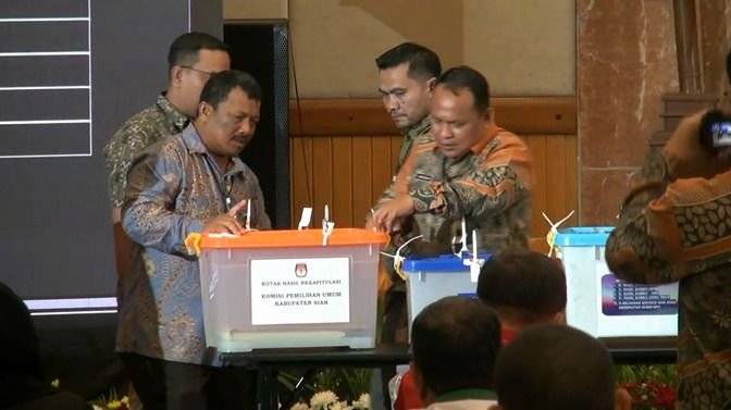 Diduga Penggelembungan Suara, KPU Riau Tunda Penghitungan Suara Caleg DPR RI di Kampar