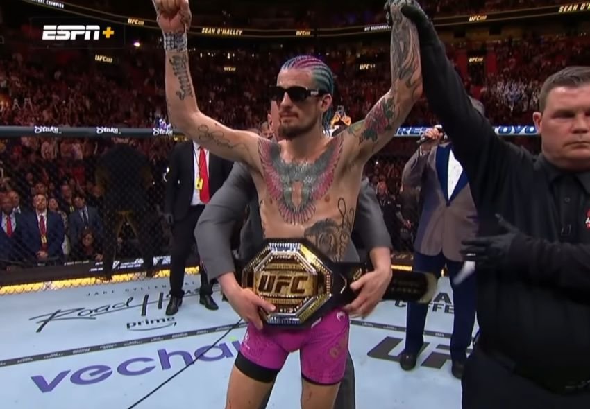 Sean O'Malley Sukses Pertahankan Gelar Kelas Bantam UFC Sekaligus Revans atas Marlon Vera