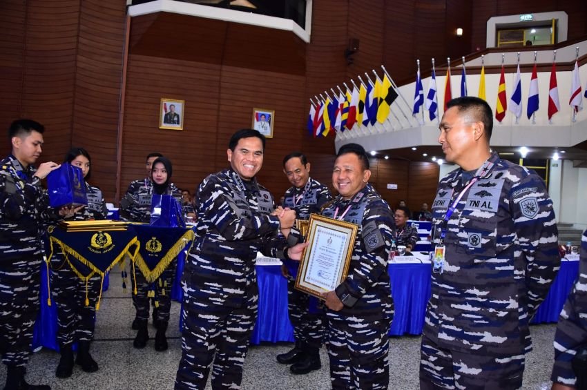 Tangkap 4 Kilogram Sabu, Danlantamal I Terima Penghargaan Dari KSAL