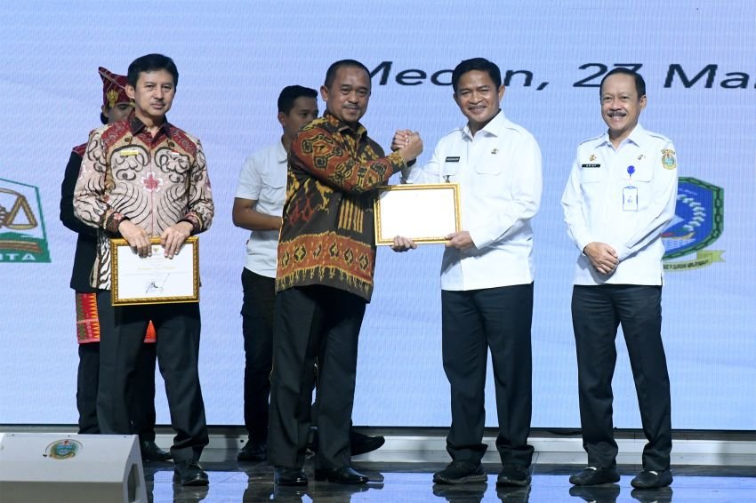 Pemprovsu Raih Penghargaan Sertifikasi Dengan Luasan Terbanyak dari KPK