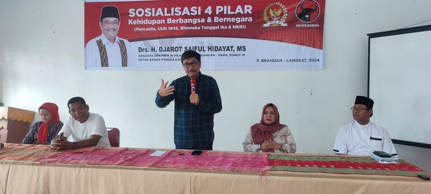 Djarot Sosialisasikan 4 Pilar Sembari Berbuka Puasa Bersama Masyarakat di Langkat