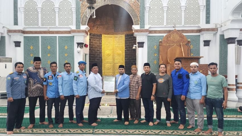 Said Aldi Serahkan Penghargaan Pemerintah Turkey Kepada DPW BKPRMI, Guru dan Santri TPA Aceh