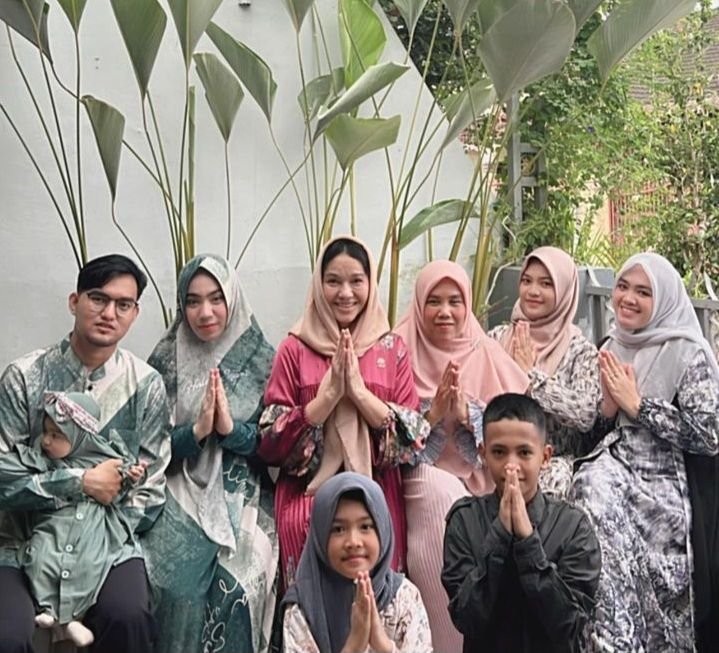 Bunda Corla Cerita Pengalaman Lebaran yang Penuh Kebaikan di Medan