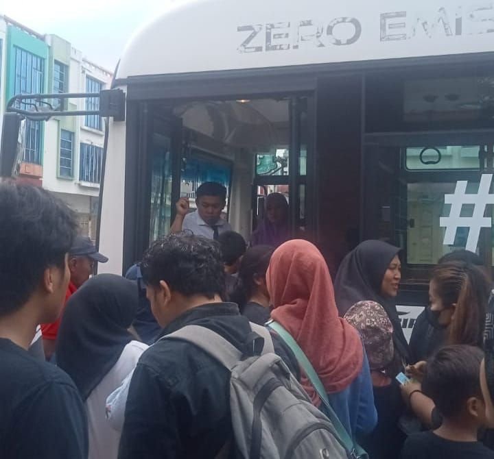 Bus Listrik Jadi Angkutan Umum Primadona Selama Libur Lebaran